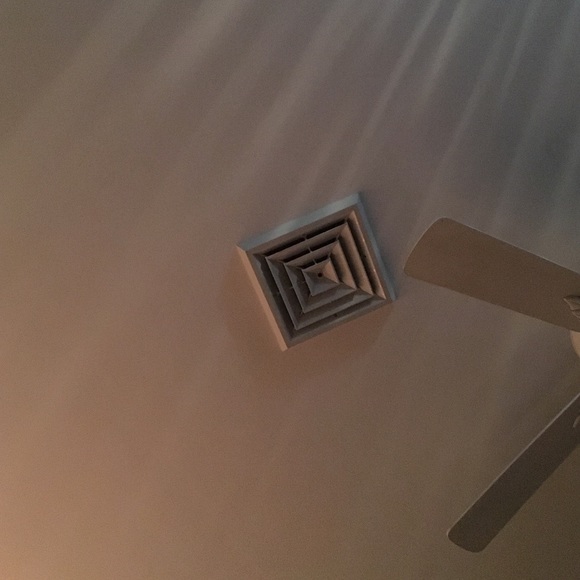 Meet your Posher, Valerie