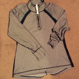 AEO Active mock neck w/ thumb holes and mesh back