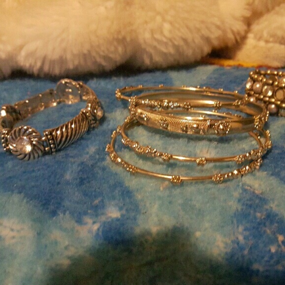 Bracelets - Picture 3 of 4