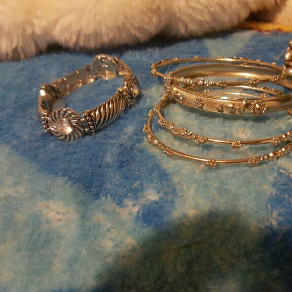 Bracelets - Picture 4 of 4
