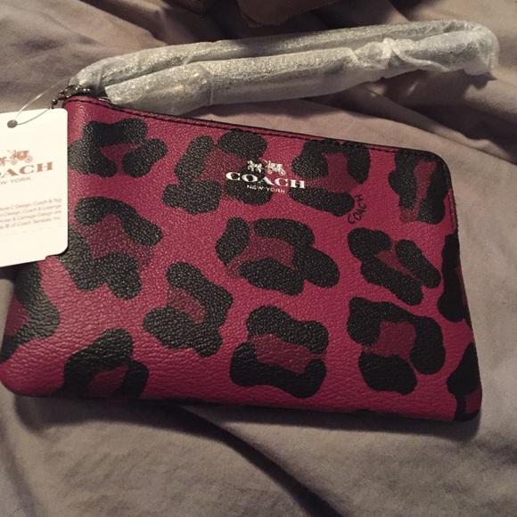 Coach Handbags - Coach wristlet