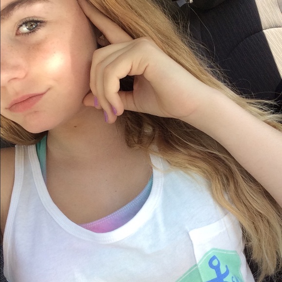 Meet your Posher, Kelly - Picture 2 of 2