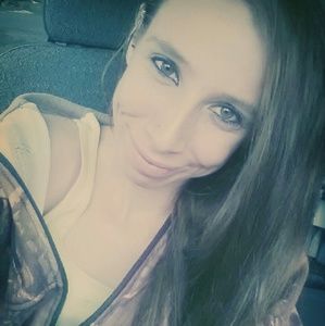 Meet your Posher, Alisha