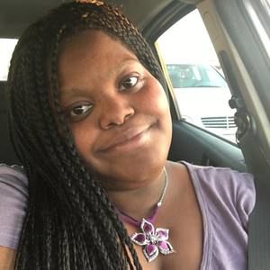 Meet your Posher, Adrienne