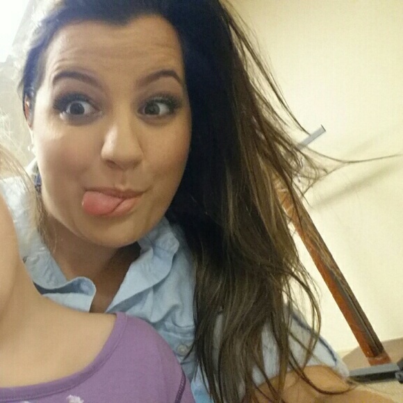 Meet your Posher, Tiffany - Picture 1 of 1