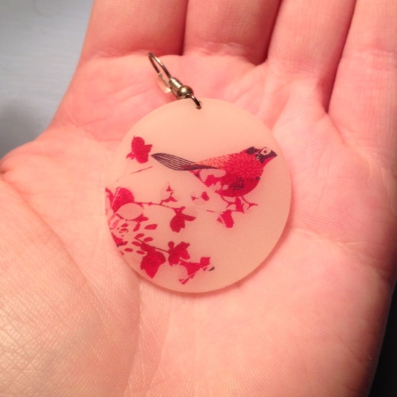 Beautiful bird and floral earrings w silver hooks - Picture 3 of 4