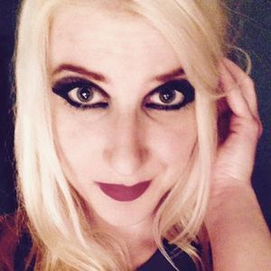 Meet your Posher, Dakota