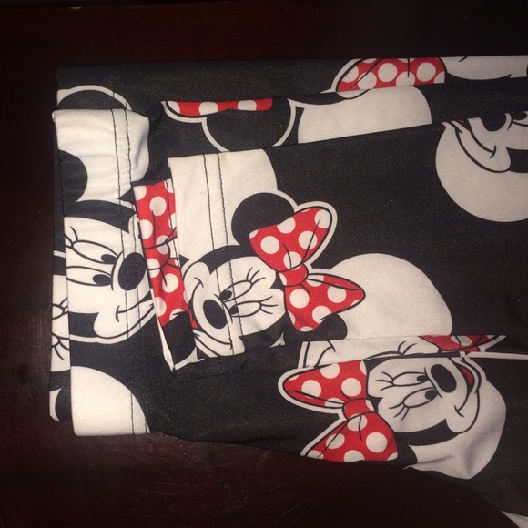 Minnie Mouse leggings!