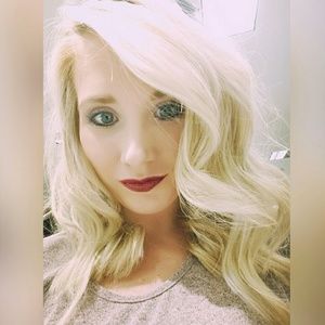 Meet your Posher, Katelyn