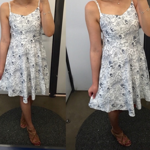Old Navy Dresses & Skirts - Beach asymmetrical dress.