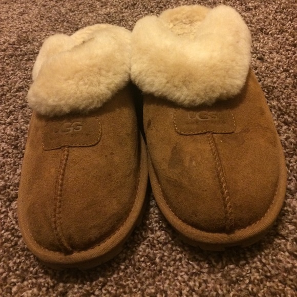 Sold on Merc☀️Women's Coquette Ugg Slippers - Picture 3 of 4