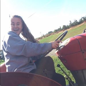 Meet your Posher, Olivia