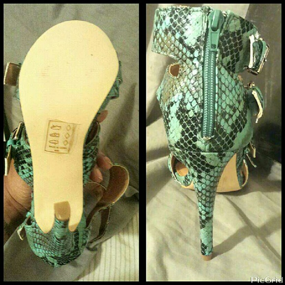 Turquoise Snakeskin High Heel Sandals NIB - Picture 4 of 4