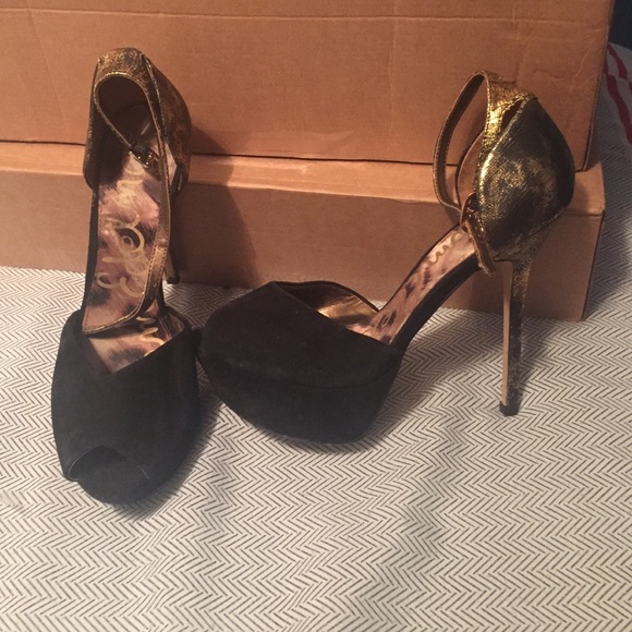 Sam Edelman black and gold heels