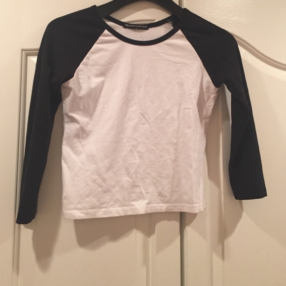 Brandy Melville baseball mid sleeve shirt