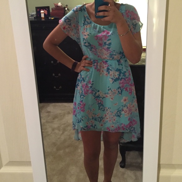 Spring dress - Picture 3 of 4