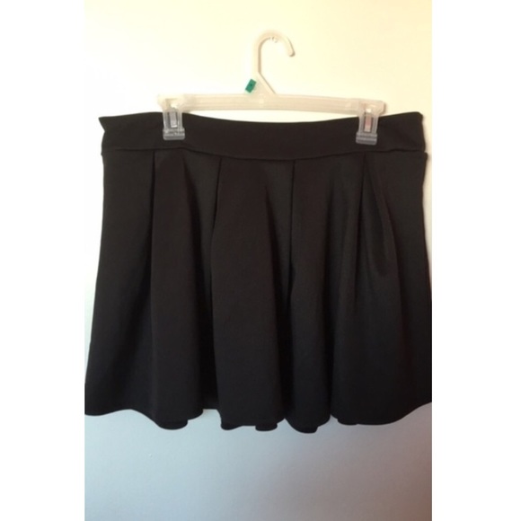 black skater skirt