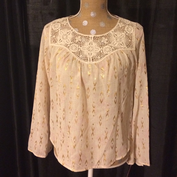 Lace and gold design top - Picture 1 of 4