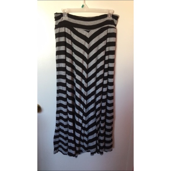 black and grey maxi skirt