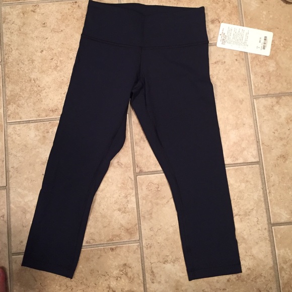 NWT lululemon wunder under crop