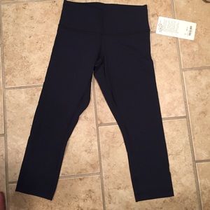 NWT lululemon wunder under crop