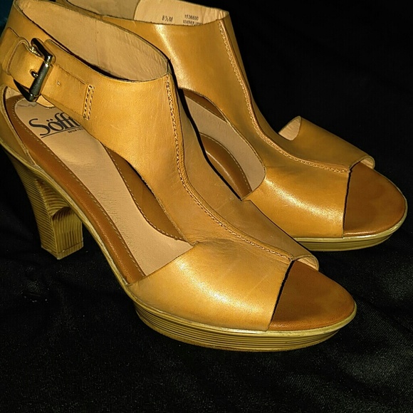 Comfortable casual heels. - Picture 1 of 4