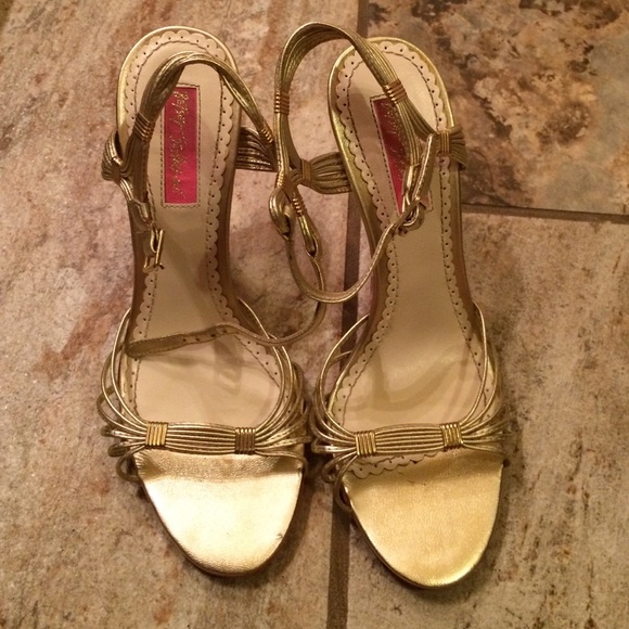 Amazing gold Betsy Johnson heels!
