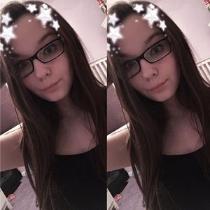 Meet your Posher, Hollee