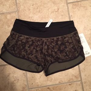 NWT lululemon camo run speed short
