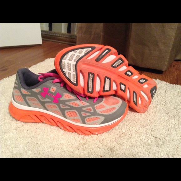 Under armour spine sneakers