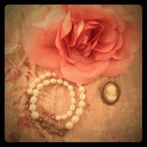 ACCESSORIES NOT INCLUDED!