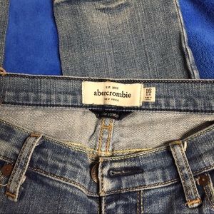 Abercrombie light wash skinny jeans