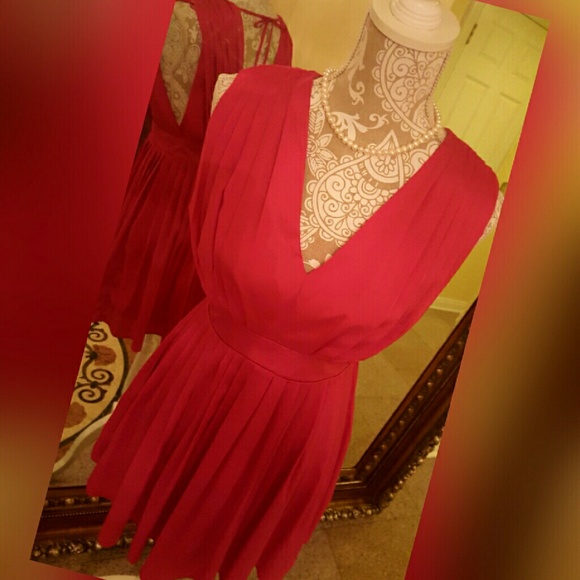 🌷🌷Host pick🌷🌷Jealous tomatoes hot pink silky - Picture 2 of 4