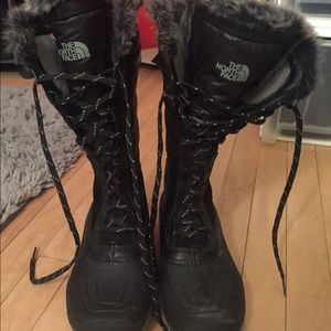 The North Face size 8 snow boots