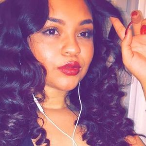 Meet your Posher, Alejandra