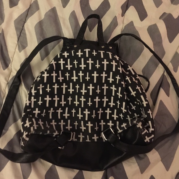 Cross backpack - Picture 2 of 2