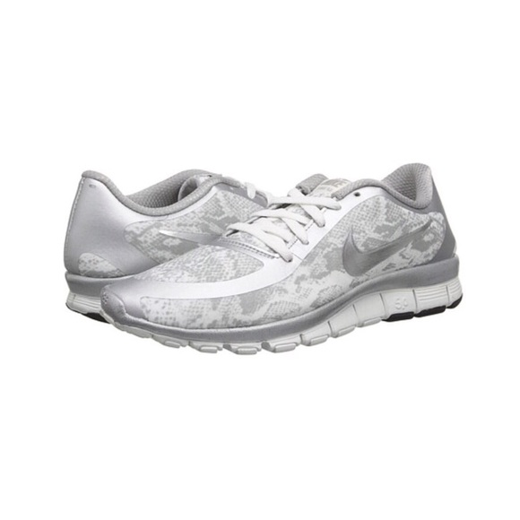 Nike Shoes - Nike Free 5.0 V4 Sneakers