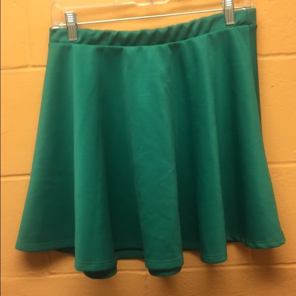 Green circle skirt