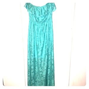 Sleeveless Lace Dress