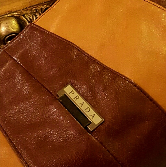 PRADA RARE LEATHER BAG IN GREAT CONDTION - Picture 4 of 4