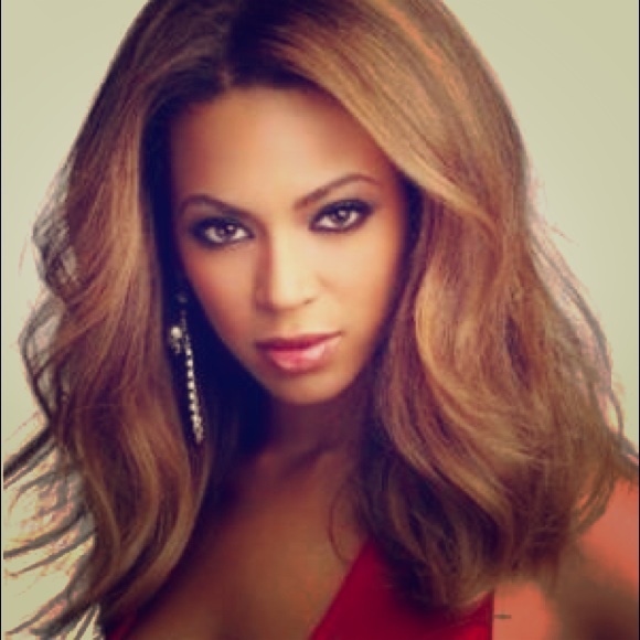 Beyoncé style wig in auburn/chestnut
