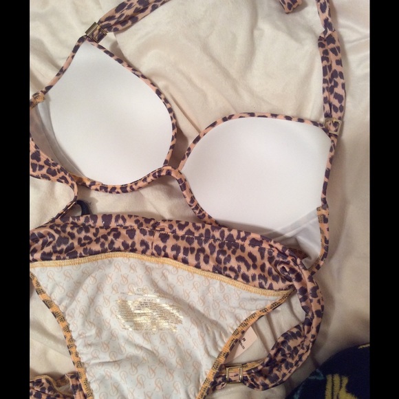 *SOLD* Victoria's Secret bikini - Picture 3 of 4