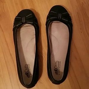Black dress shoes /flats