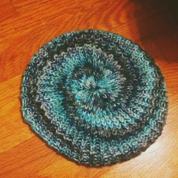 blue/black multicolor beanie