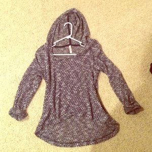 🌟NEVER WORN! Black and white knitted!