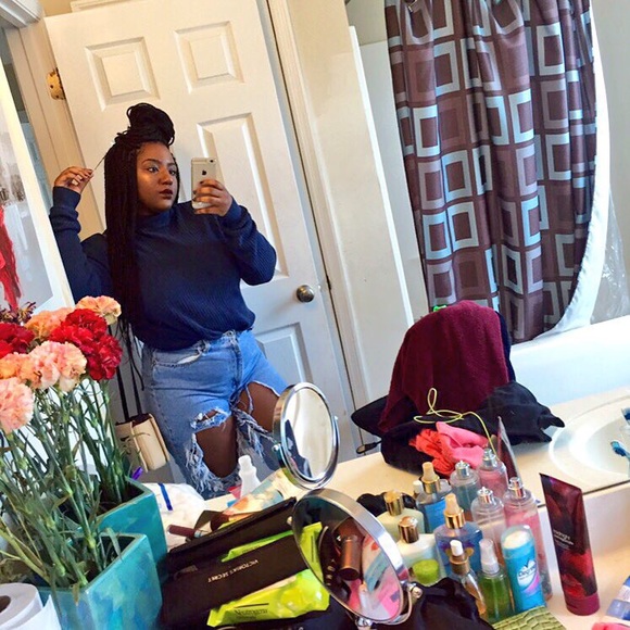 Meet your Posher, Nia