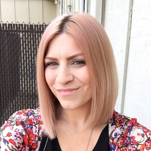 Meet your Posher, Britney - Picture 1 of 1