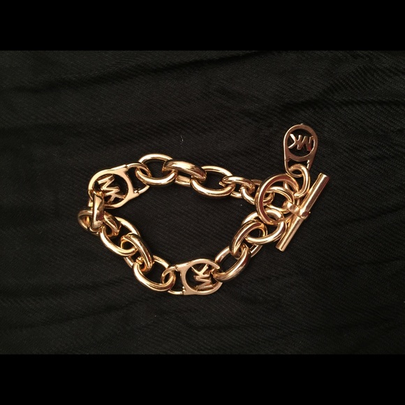 Michael Kors bracelet. ❤️