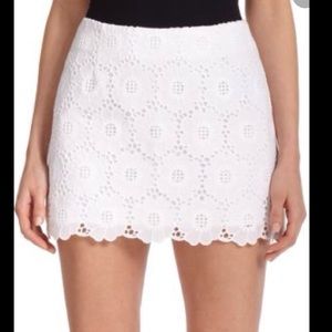 Lilly white lace skirt 00