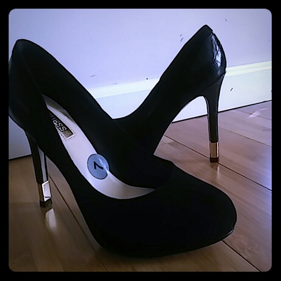 New Guess heels